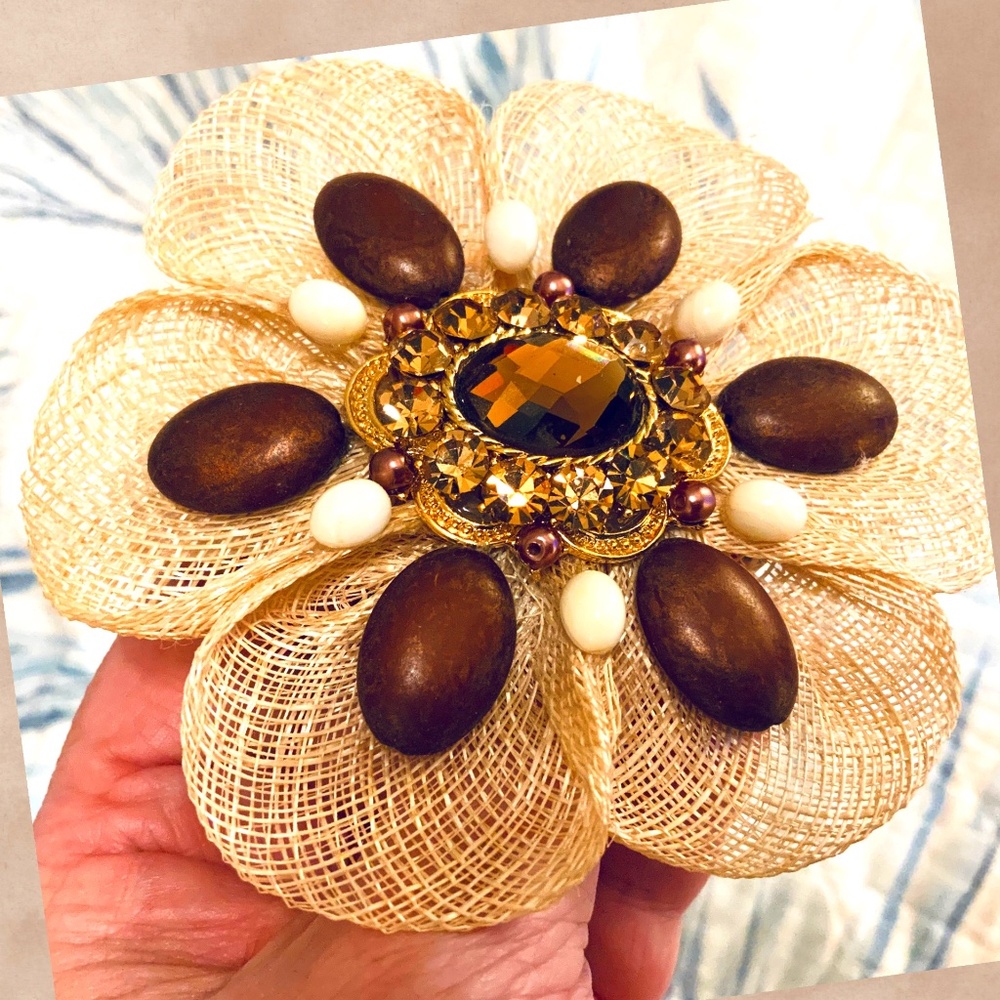 Cara New York Barrette VINTAGE JEWELED FLOWER Unique DESIGN NWT Hair Accessory